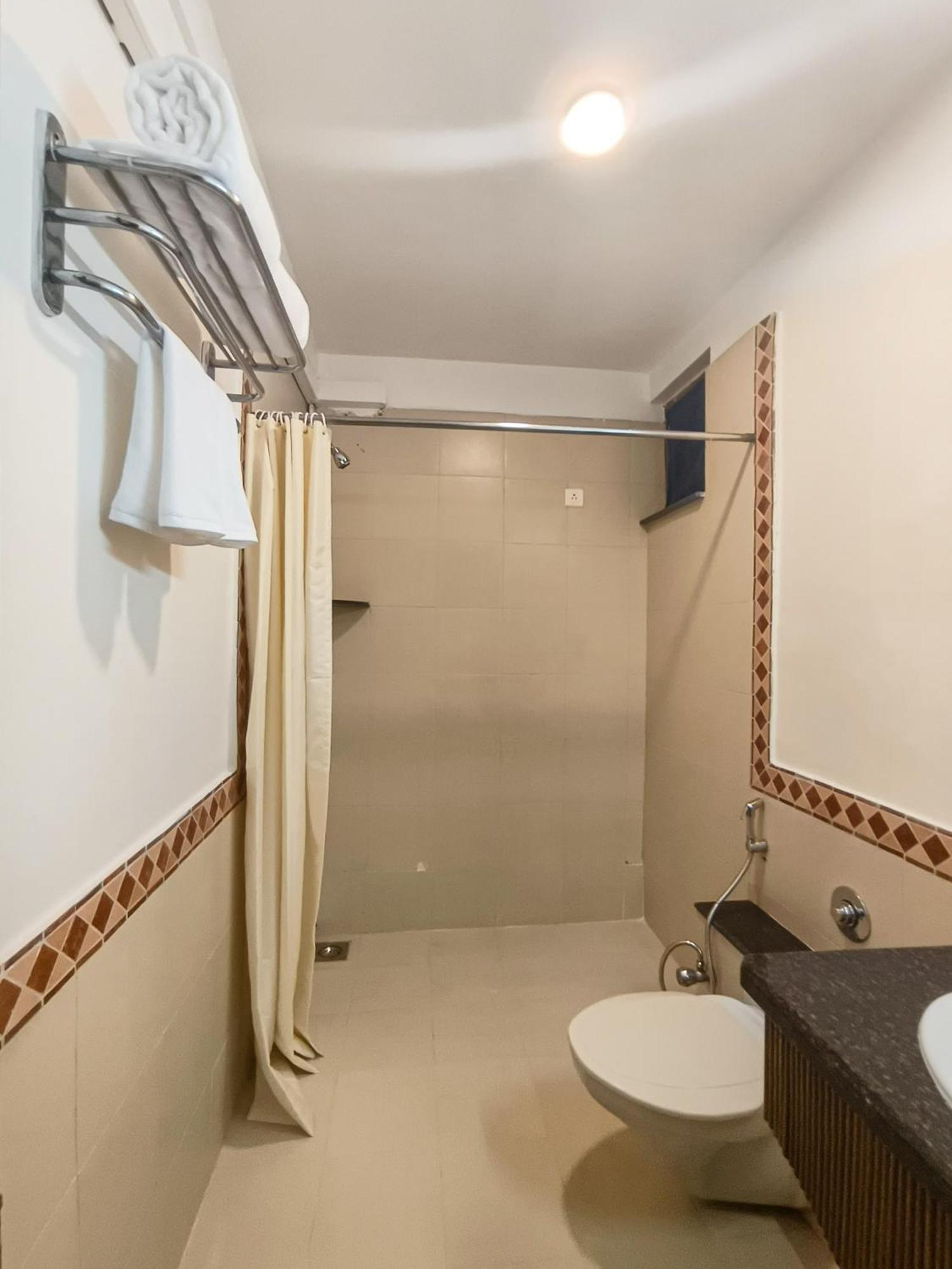 Olive Hotel Alidia Beach Resort By Embassy Group Baga Extérieur photo