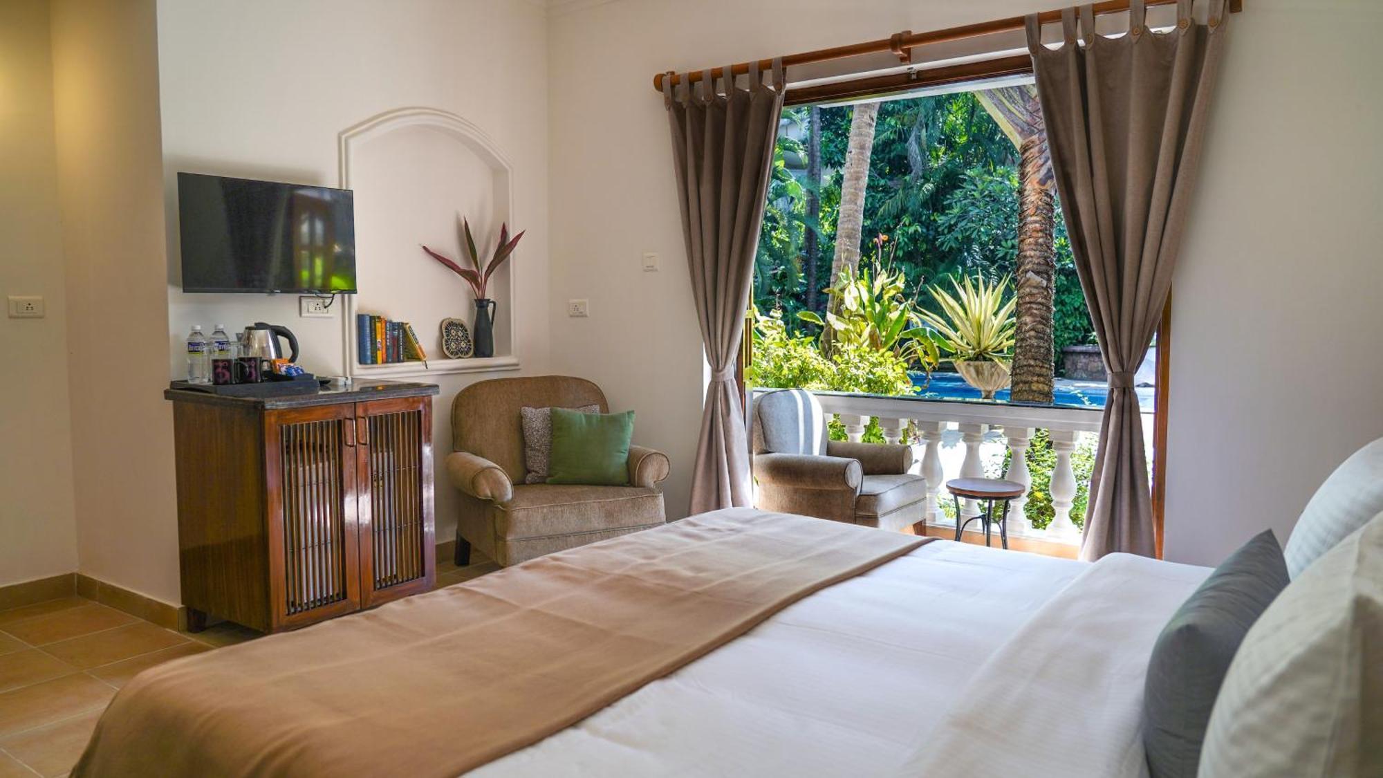 Olive Hotel Alidia Beach Resort By Embassy Group Baga Extérieur photo